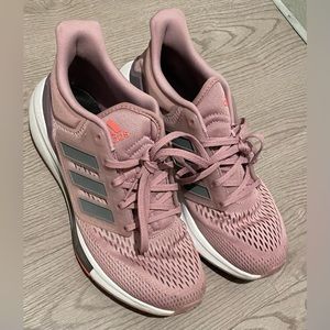 Adidas Tennis Shoes Women’s 8 - Mauve